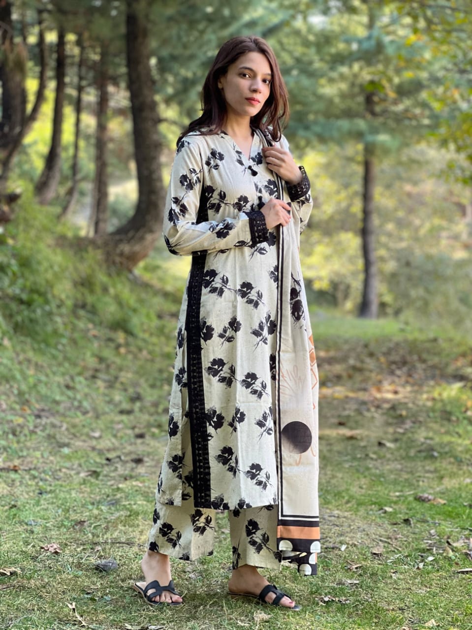 Floral Print Kurta Pant and Dupatta Set with Embroidery Work