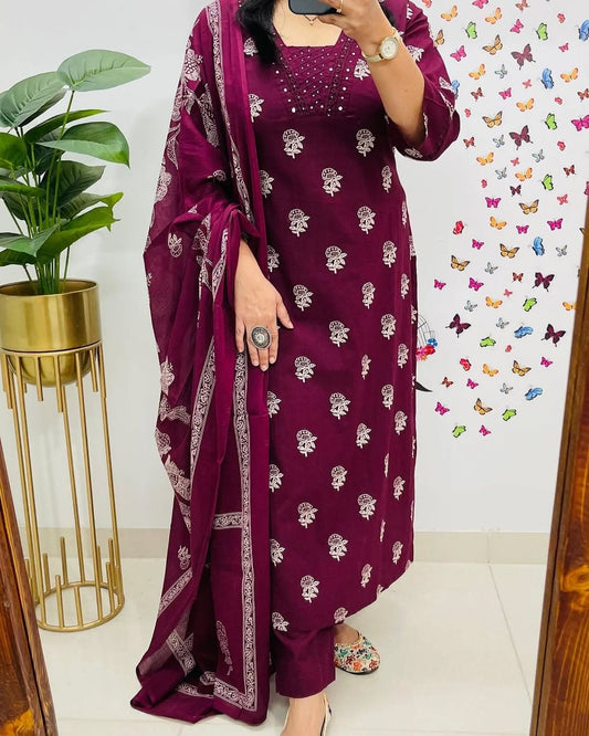 Maroon Designer V-Neck Block Pattern Kurti Pant & Dupatta Set
